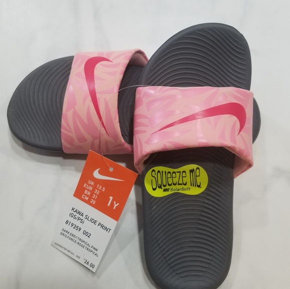 🚫SOLD🚫 SOLD🚫NWT Girls Nike slides size 1 youth - Picture 1 of 5